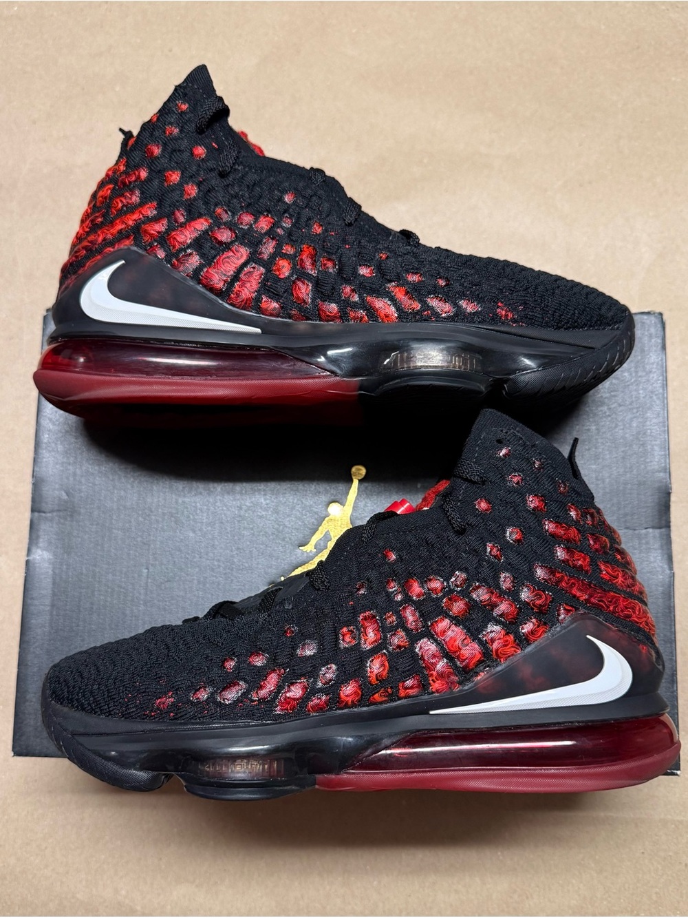 Nike Air Lebron 17 Infrared VI Men’s size 8 Basketball shoes Rare!